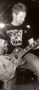 anaal_nathrakh-guitar