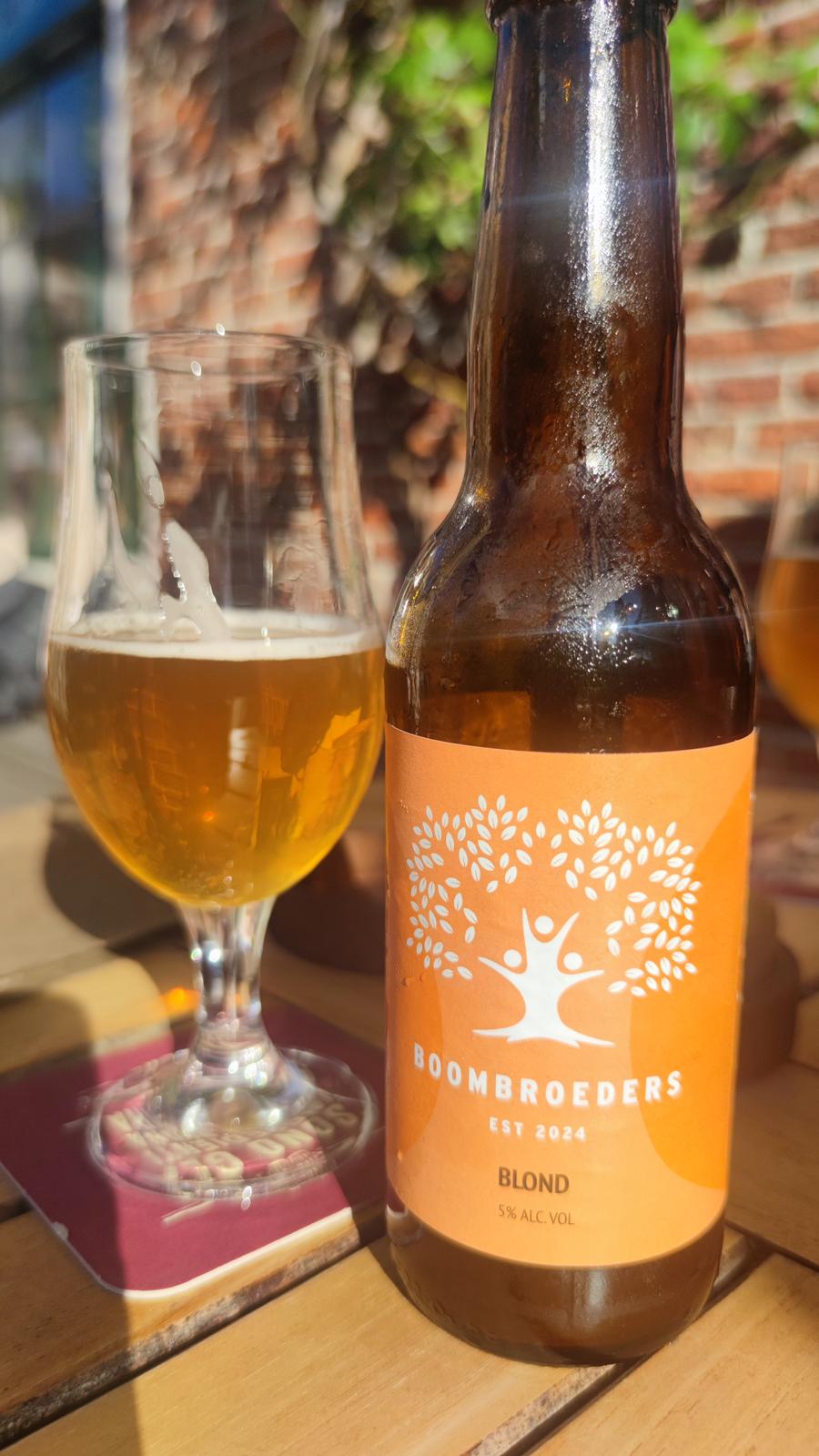 Eine Flasche Boombroeders Bier aus Alkmaar, Niederlande